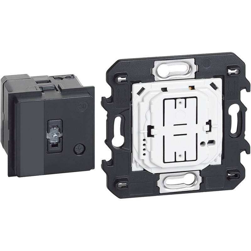 Gateway per il controllo di luci , prese e tapparelle Bticino Living Now K4500C