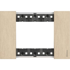 Placca Oro Bticino Living Now tre posti Zama KA4803ZW