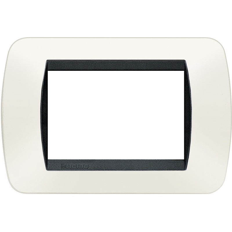 Placca 3 posti bianca in tecnopolimero Living International Bticino L4803PB