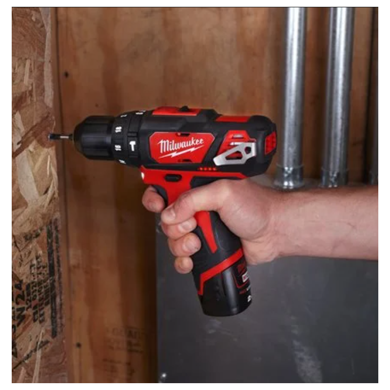 Trapano avvitatore con percussione e batteria M12 Milwaukee 4933441935