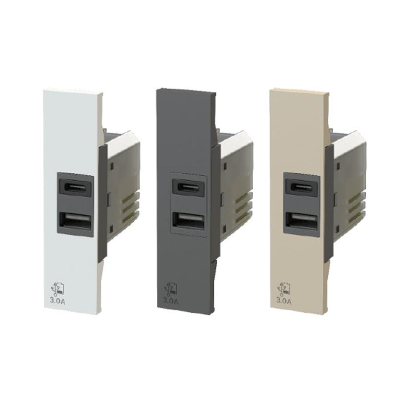 Presa USB 3.0A per serie Bticino Living Now 4Box 4B.K.USB.30