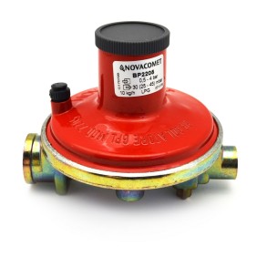 Regolatore di GPL per bombole attacchi F/F 1/4"x1/2" kg/h 10 Novacomet 421-603
