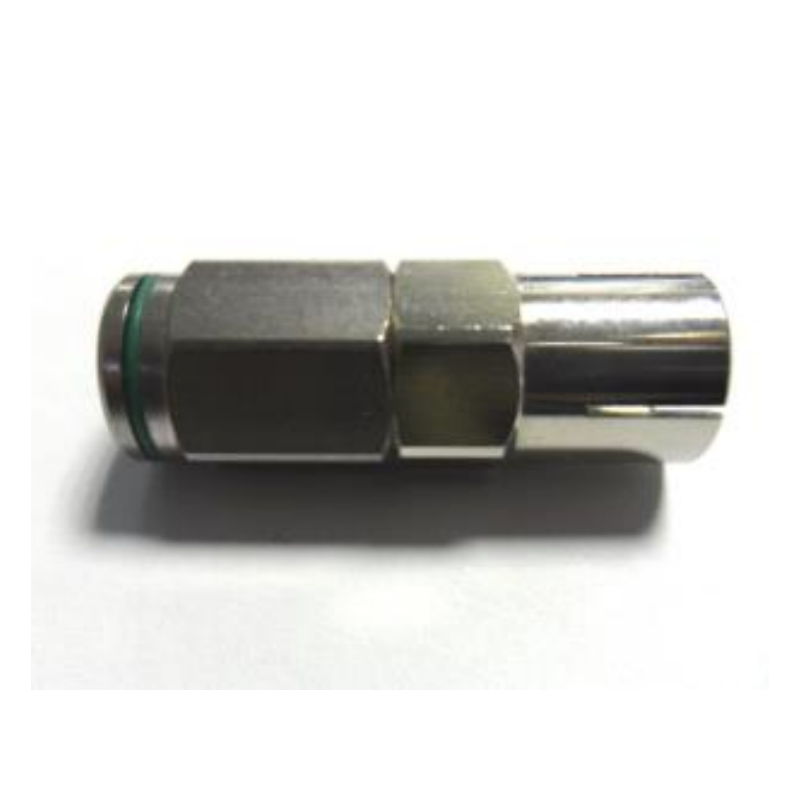 Connettore IEC maschio a 90 gradi per cavi coassiali Microtek CC99552325