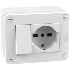 Scatola stagna 3 moduli con interruttore e presa Schuko IP40 Bianco MatixGo BTicino 28403W2