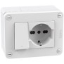 Scatola stagna 3 moduli con interruttore e presa Schuko IP40 Bianco MatixGo BTicino 28403W2